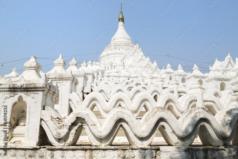 The white pagoda of Hsinbyume The white pagoda of Hsinbyume