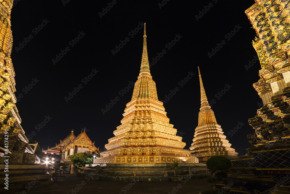 Fototapeta premium Wat Po, The Temple of reclining buddha, Bangkok, Thailand.