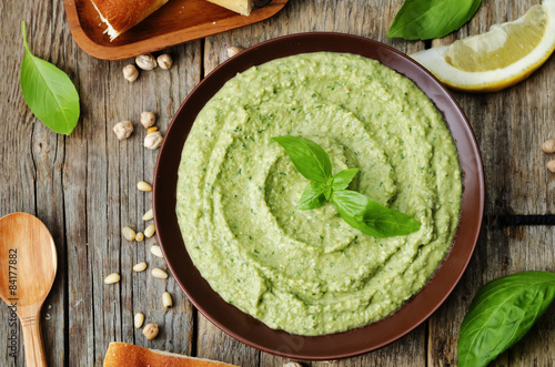 Quadro su tela Basil pesto hummus
