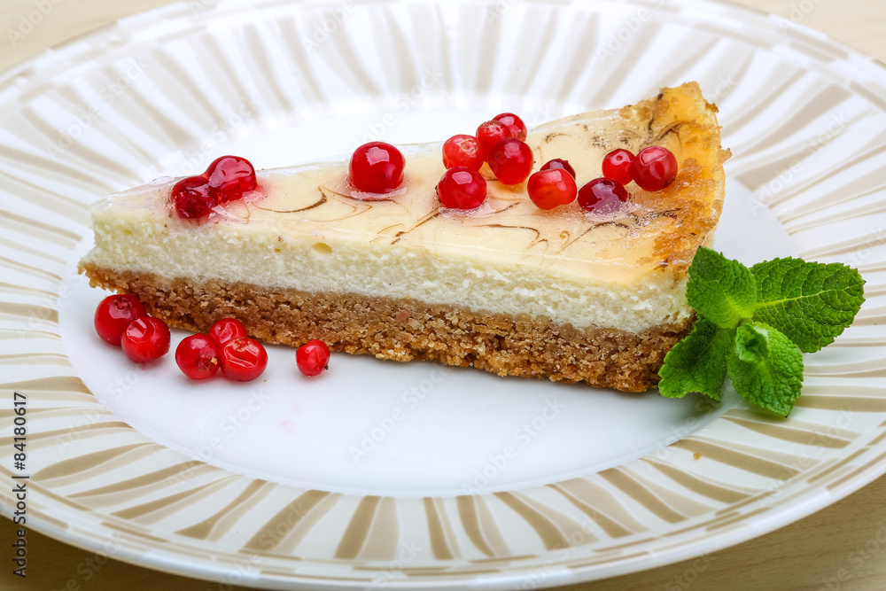 Cheesecake with berries and mint Cheesecake with berries and mint