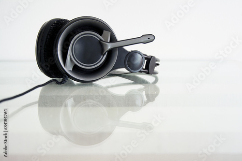 Headphones with reflection