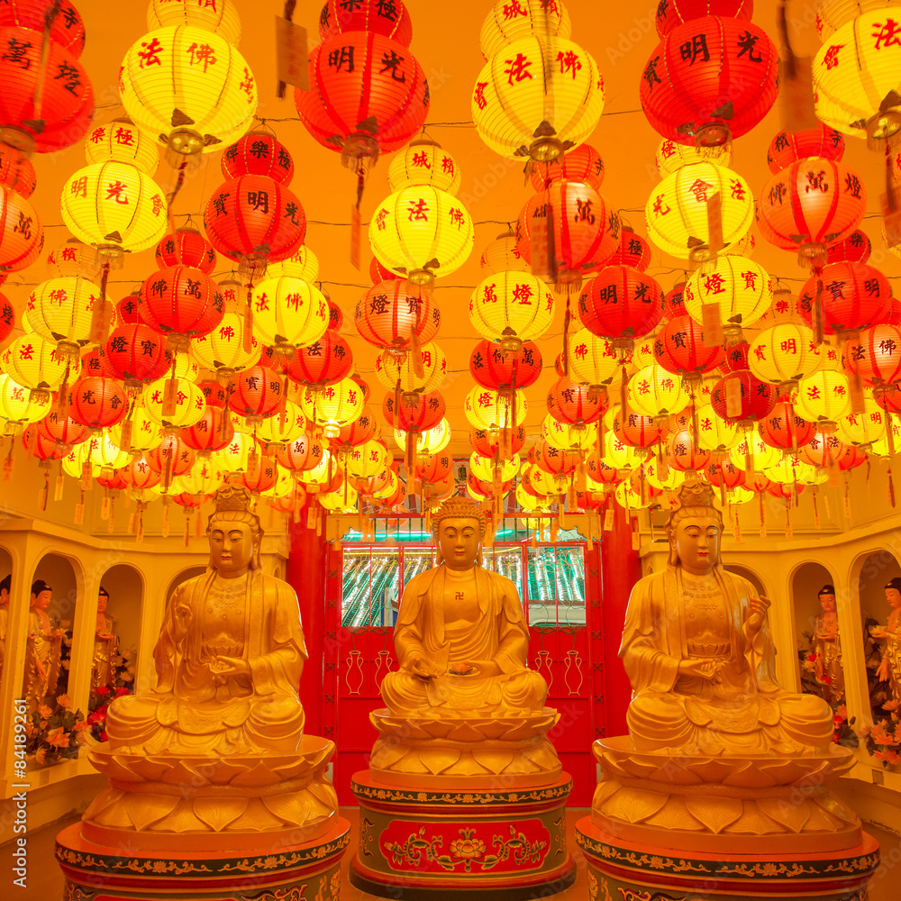 Fototapeta premium Beautifully lit-up Kek Lok Si temple in Penang during the Chines