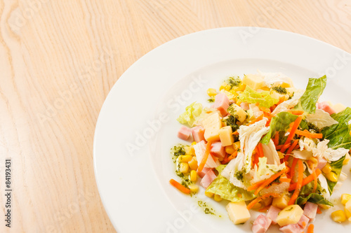 salad with maize and cheese
