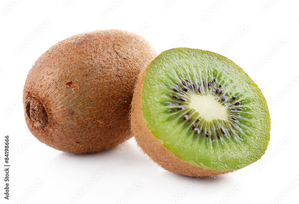 Obraz premium Juicy kiwi fruit isolated on white