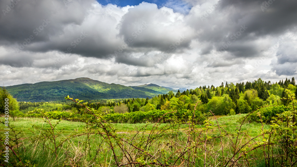 Obraz premium Rainy mountains landscape