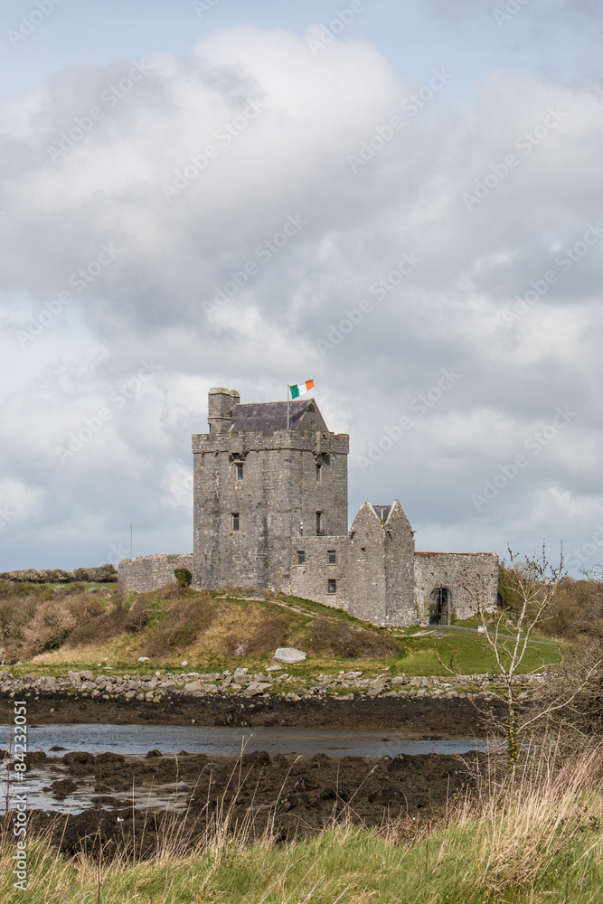 Dunguaire Castle (Caisleán Dhún Guaire) Kinvara Ireland