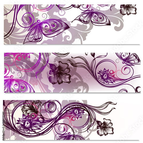 Brochures set with floral ornament