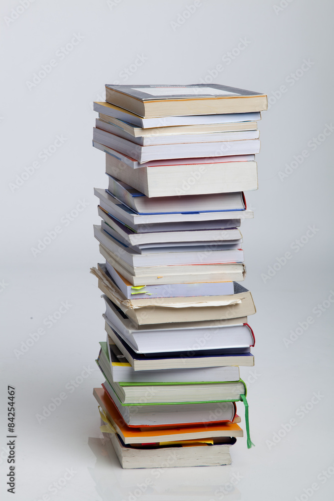 Bunter Bücherstapel Bunter Bücherstapel