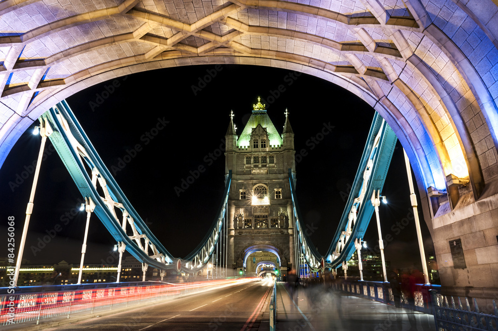 Obraz premium Tower bridge by night