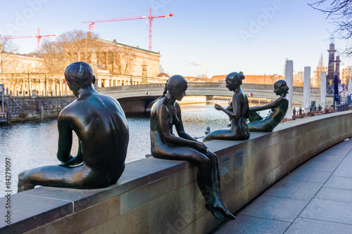Canvas Print sculptures at Spreepromenade, Berlin.