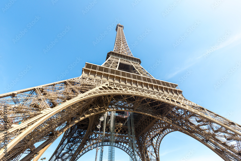 Fototapeta premium Eiffel Tower Paris summer