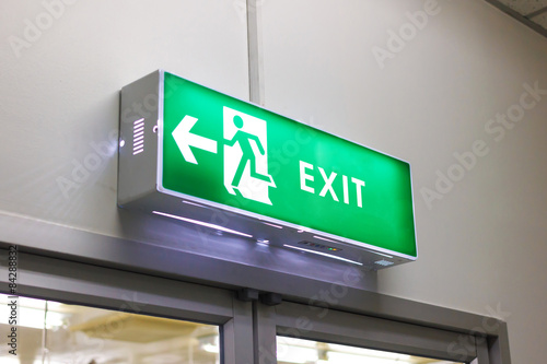 Obraz na płótnie Fire exit light sign w salonie