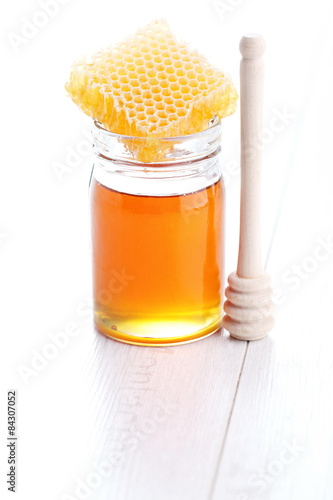 honey with honey comb