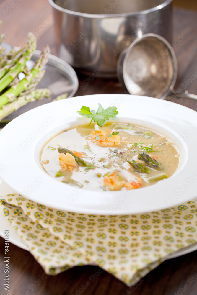 Spargel cream suppe mit garnelen Spargel cream suppe mit garnelen