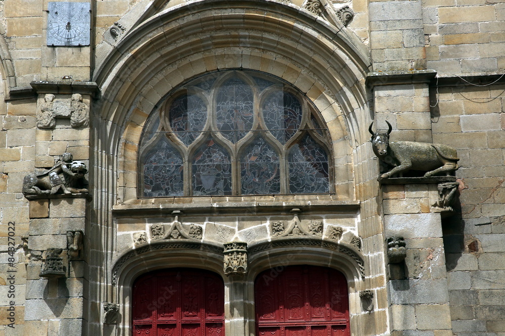 Détail du portail sud de l'église Saint-Gilles de Malestroit