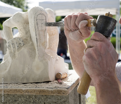 Принти на полотні Sculpture sur pierre d'un motif médiéval