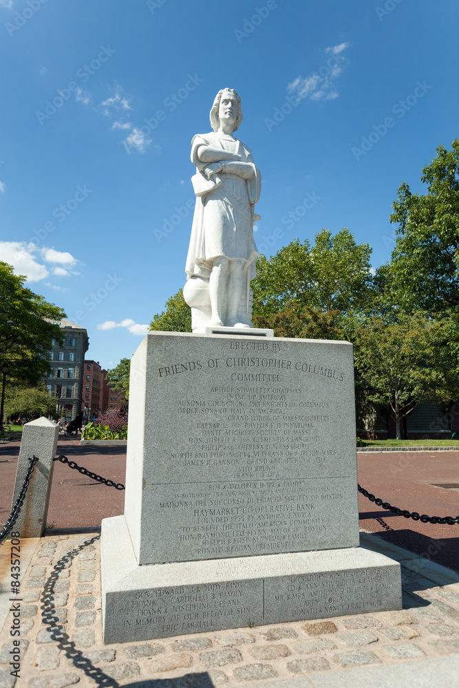 Fototapeta premium Boston Waterfront Park Colombus Statue