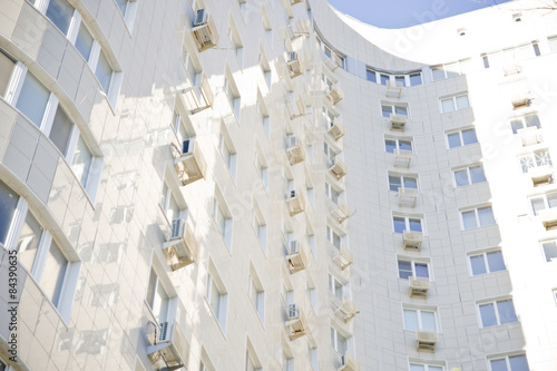 curved skyscraper