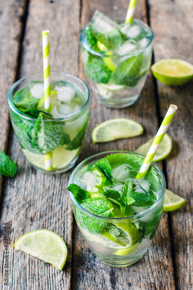 Fototapeta premium Lime refreshment