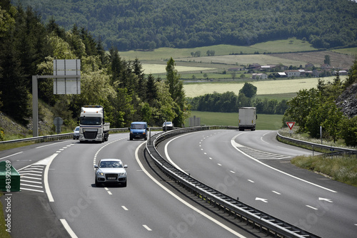 Circulation sur autoroute photo