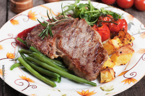 Beef steak with potato and vegetables