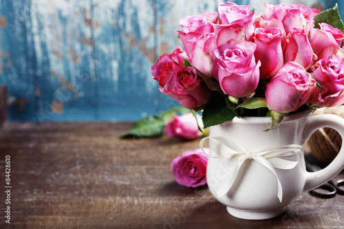 Pink roses in a pot © Natalia Klenova