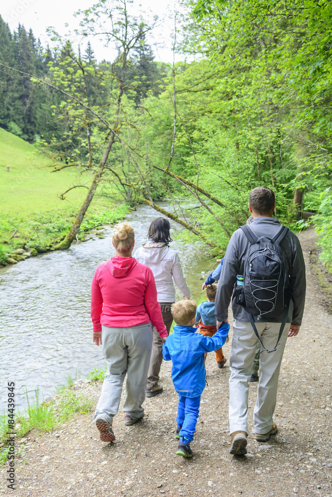 entspannte Wanderung mit dem Nachwuchs entspannte Wanderung mit dem Nachwuchs