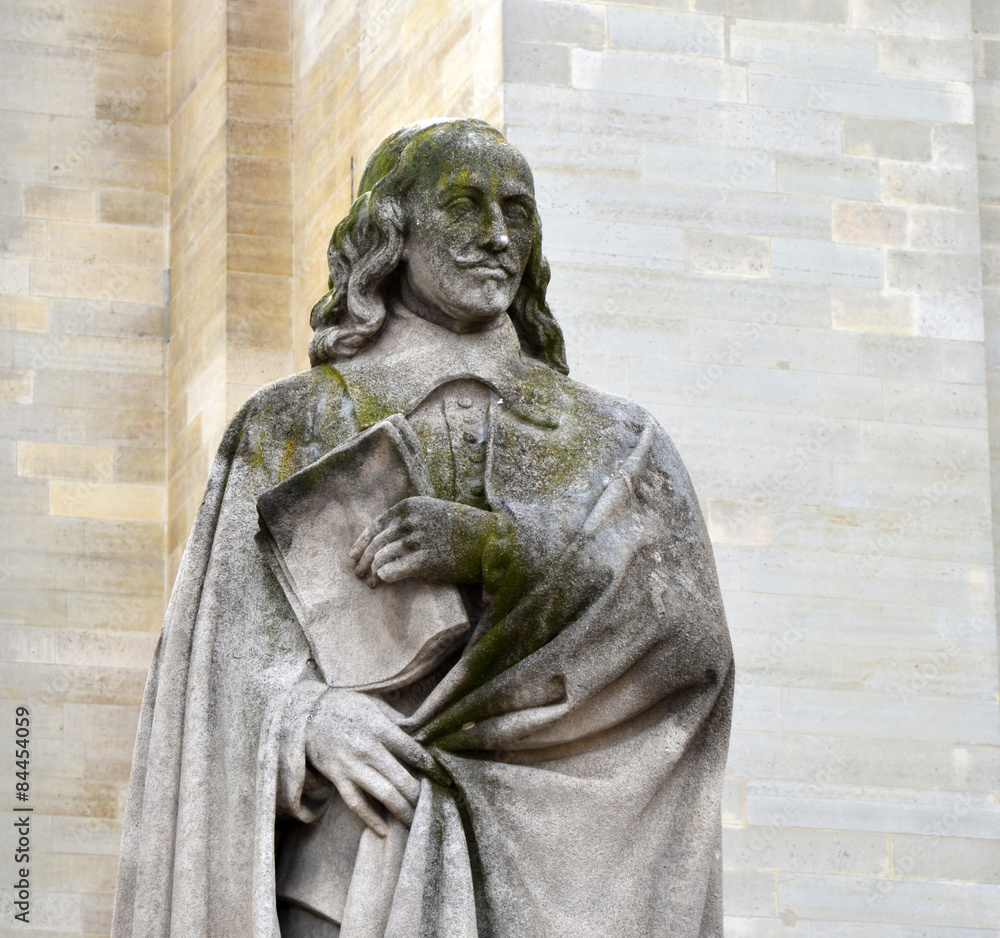 Statue de Pierre Corneille à Paris