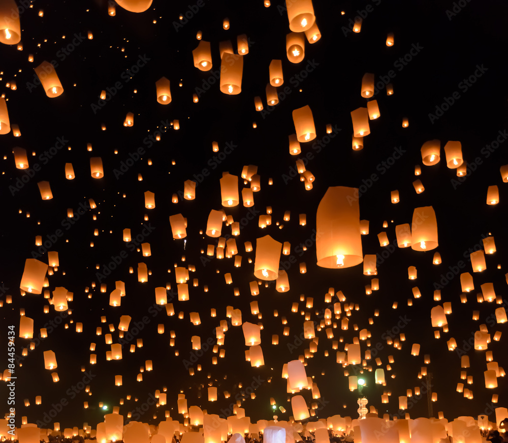 Obraz premium Sky lanterns festival or Yi Peng festival in Chiang Mai, Thailan