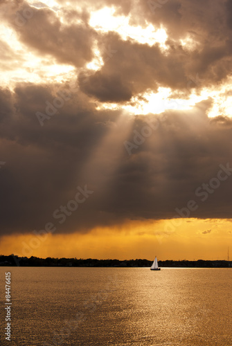 Obraz na plátně Sailboat on the Chesapeake Bay near sunset