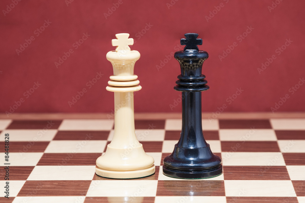 Rey contra rey en ajedrez foto de Stock | Adobe Stock