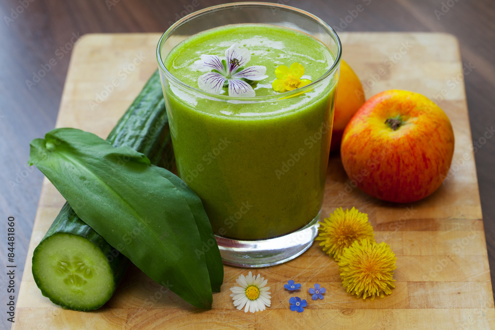 fresh smoothie - gesund, frisch, Obst, Gemüse, Äpfel, Gurke fresh smoothie - gesund, frisch, Obst, Gemüse, Äpfel, Gurke