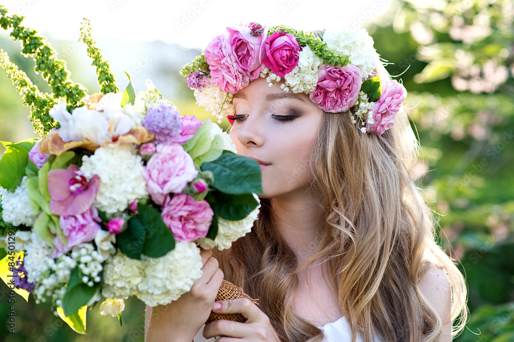 Beautiful bride in the garden. Soft focus.
Beautiful bride in the garden. Soft focus.