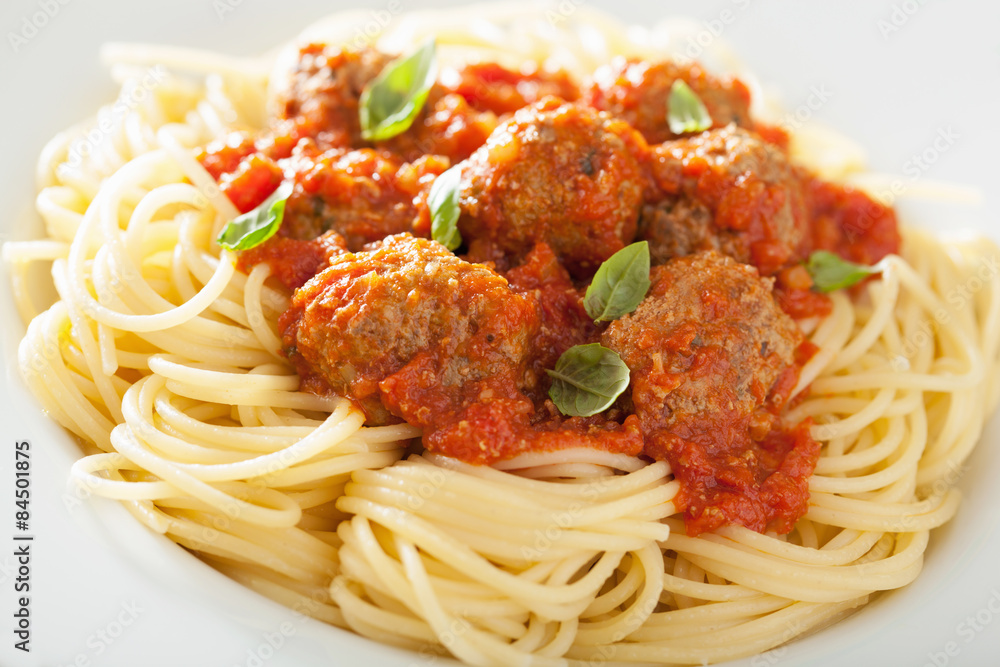 spaghetti with meatballs in tomato sauce spaghetti with meatballs in tomato sauce