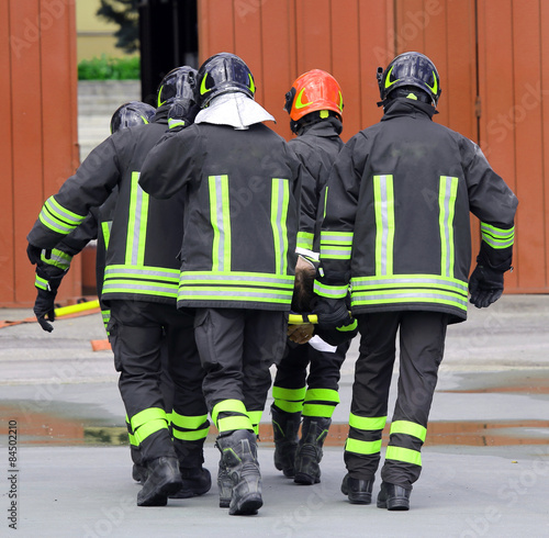 wounded carried by firemen on a stretcher © ChiccoDodiFC