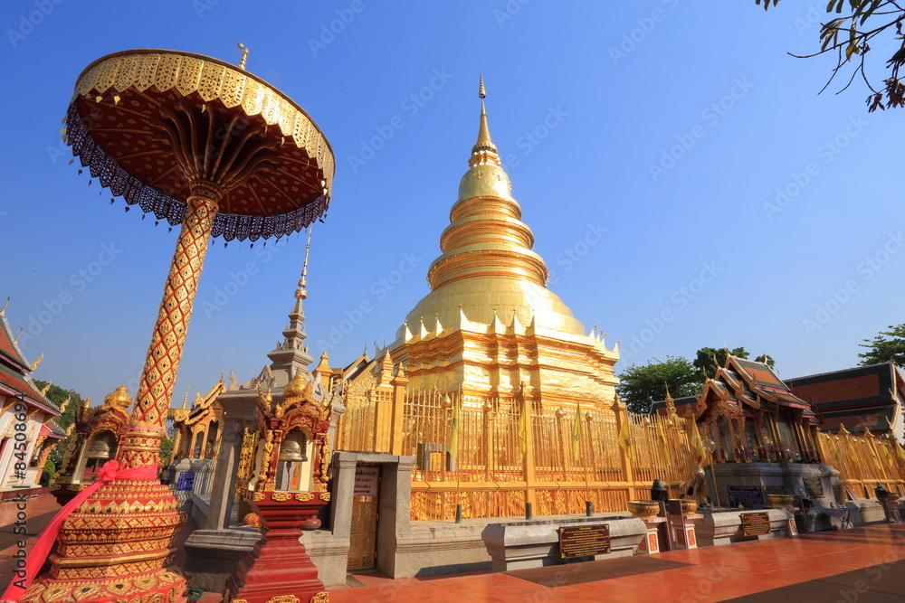 Fototapeta premium Wat Phra That Hariphunchai , Lamphun at Thailand