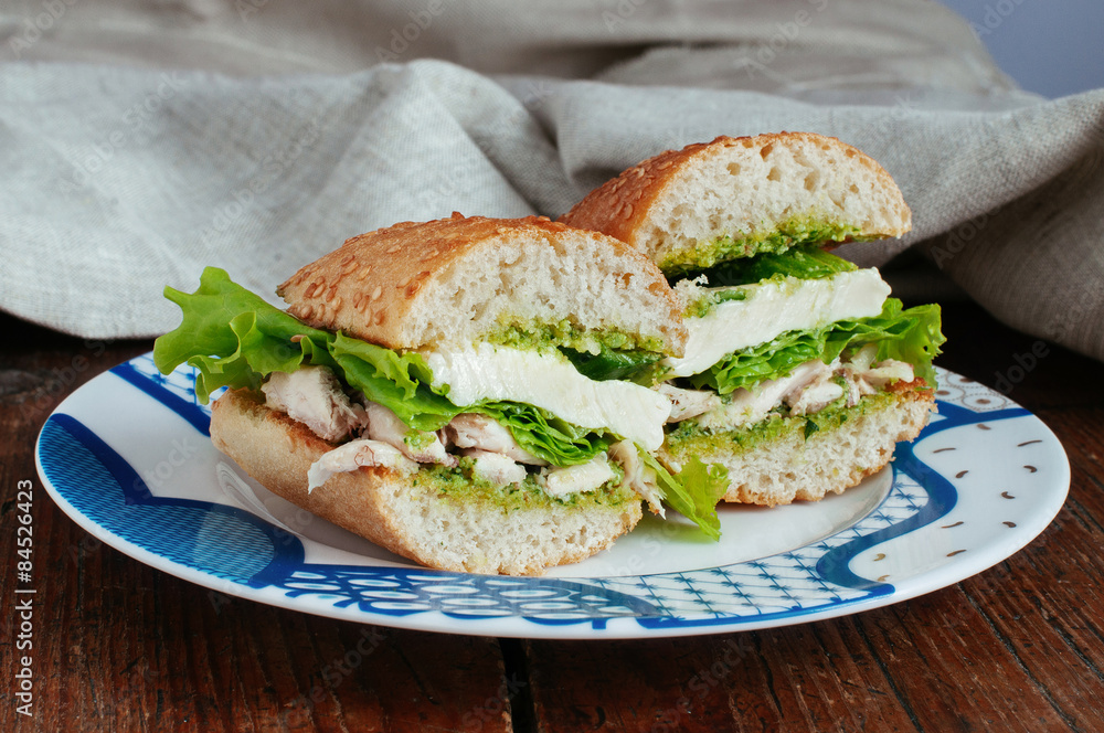 Health sandwich with pesto