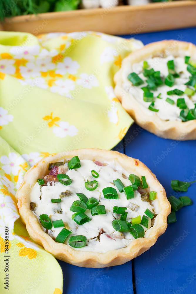 mini tarts with green onions, bacon and cottage cheese