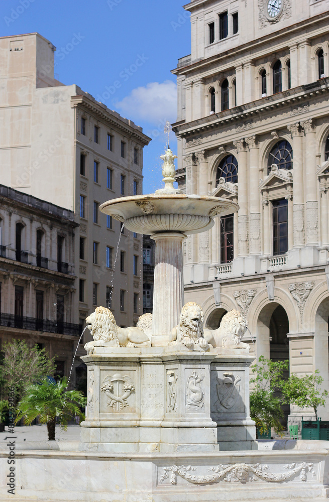 The fountain standing in the center of Havana