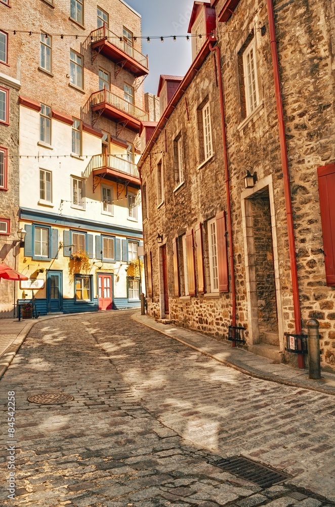Fototapeta premium Old Quebec street at day, hdr