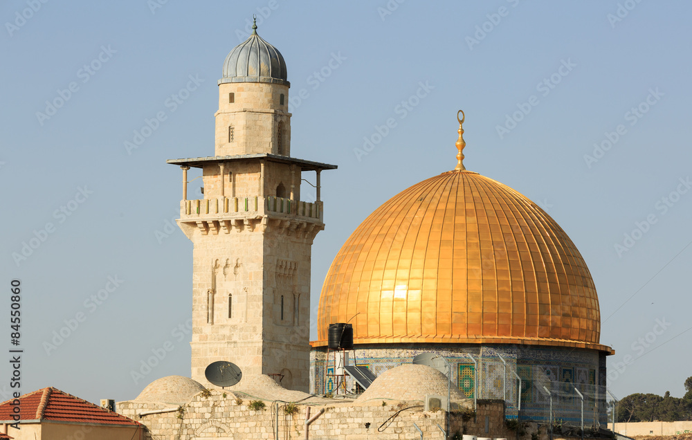 The mousque of Al-aqsa and minaret in Jerusalem