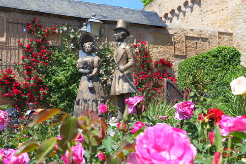 Eltville, das Biedermeierpaar am Rhein (Juni 2015)