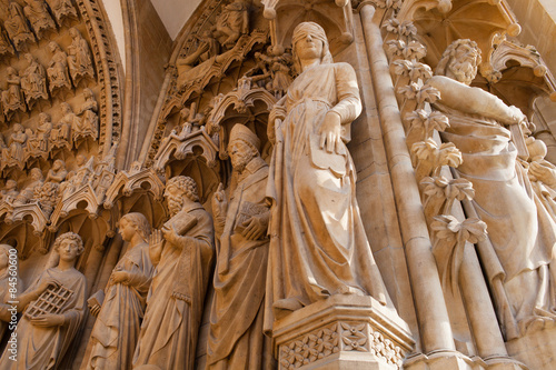 France, Cathédrale de Metz, Femme aux yeux bandés