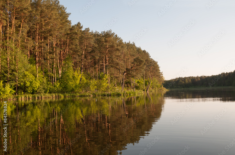 am ufer eines flusses in der ukraine