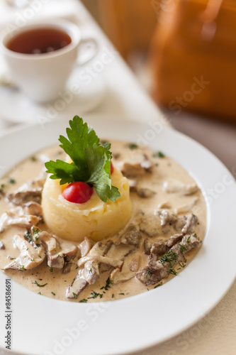 Obraz na plátně Fricassee of veal in a mild cream sauce