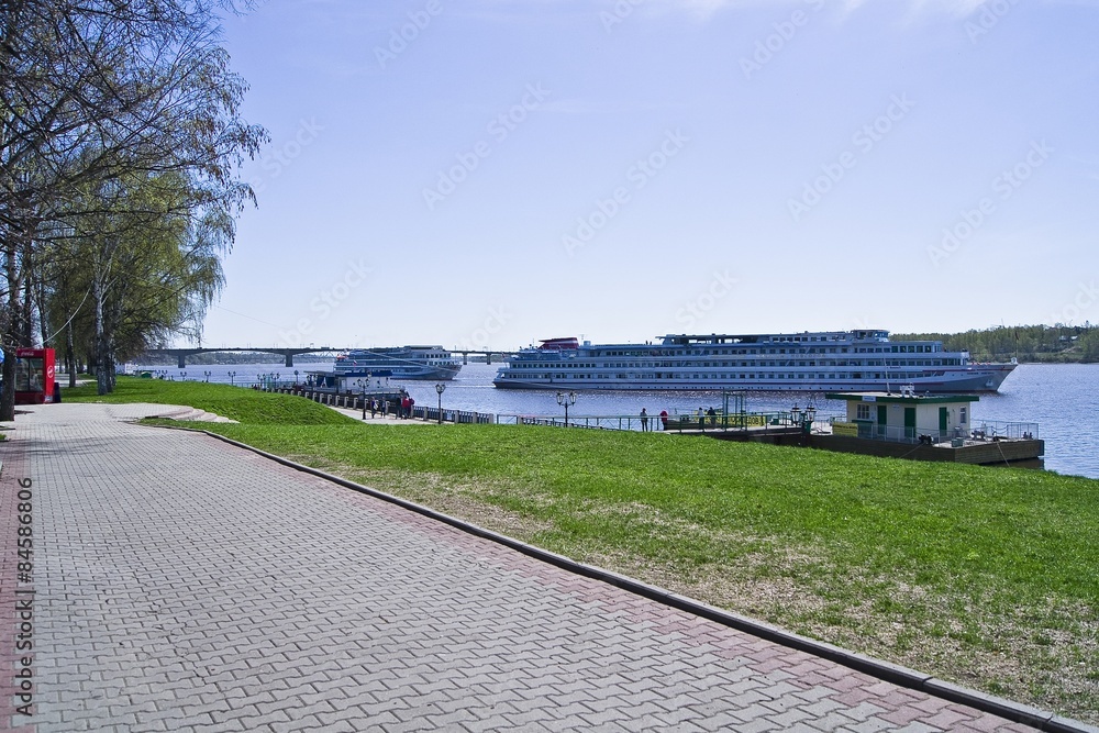 Naklejka premium Kostroma city Embankment 