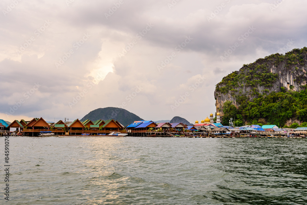 Fototapeta premium Koh Panyee or Punyi island in the evening