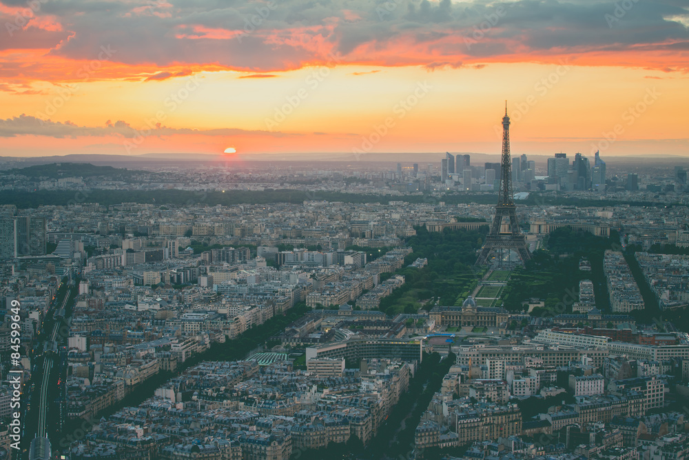The Cityscape with eiffel tower in Paris, France
