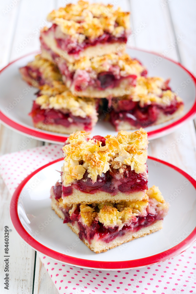 Mix berry crumble cake Mix berry crumble cake