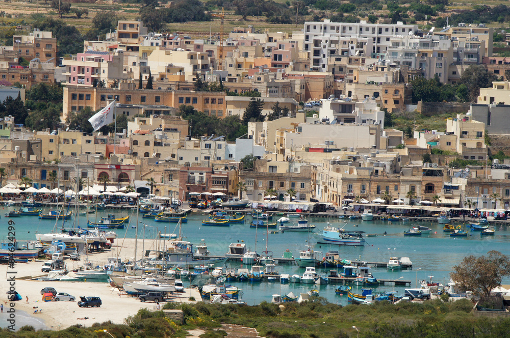 ville de Marsaxlokk et son port